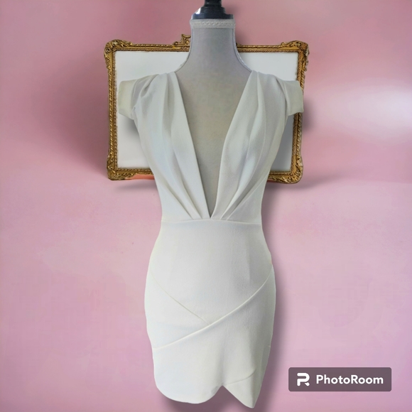 who am i Dresses & Skirts - Who Am I | White Dress I Plunging Neckline | Size 10